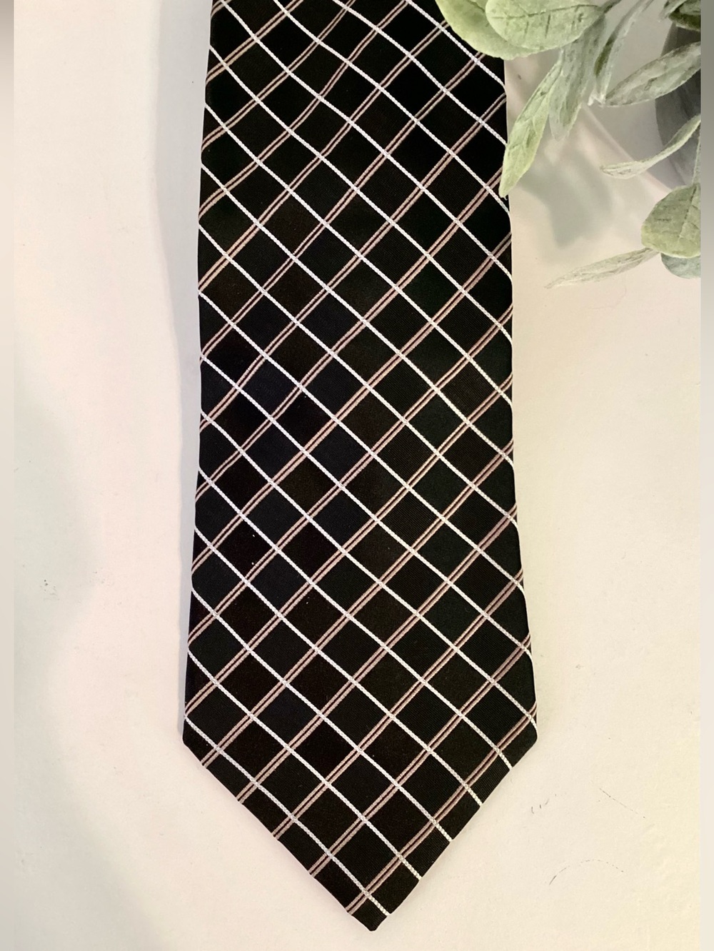 Tommy Hilfiger Black & Gold Tie with Criss Cross Design